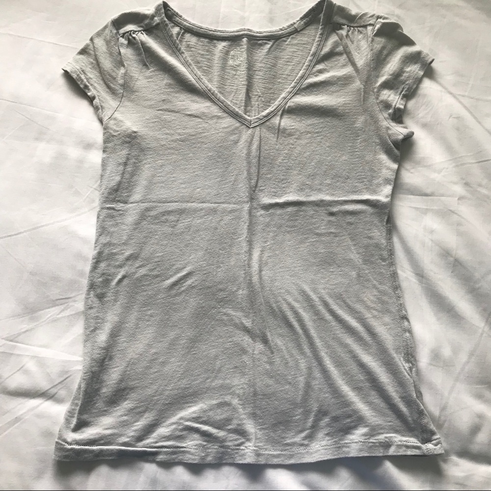 Juniors Light Gray V-Neck Short Sleeve Shirt